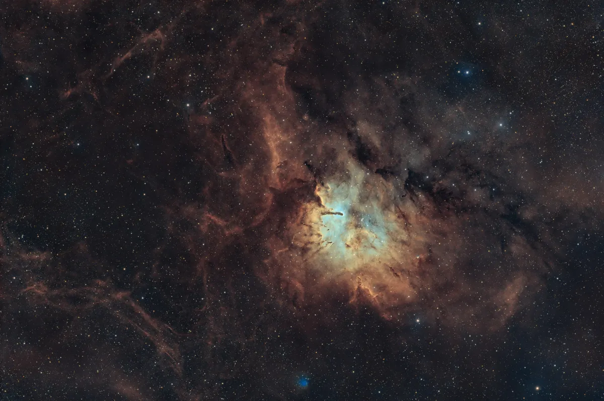 NGC 6820 & NGC 6823